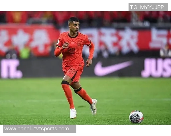 足球阿兰的传奇之路与未来展望：从草根到顶尖球员的成长故事